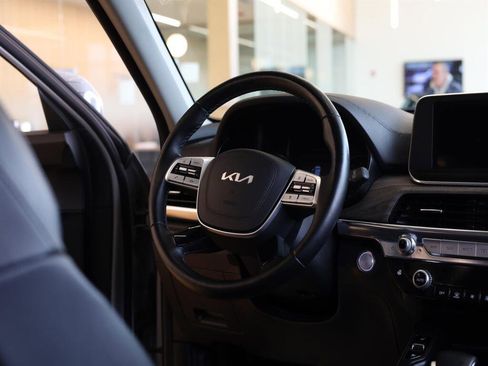 Used 2022 Kia Telluride EX w/ EX Premium Package image 10