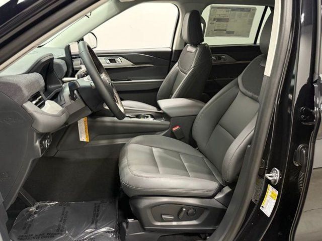 Used 2026 Ford Explorer Active w/ Active Comfort Package RWD image 14