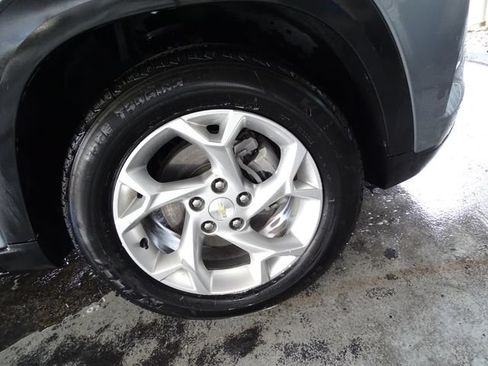 Used 2024 Chevrolet Trax LS w/ LS Convenience Package FWD image 7