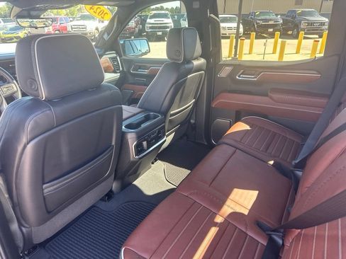 Used 2024 GMC Sierra 1500 Denali Ultimate AWD/4WD image 18