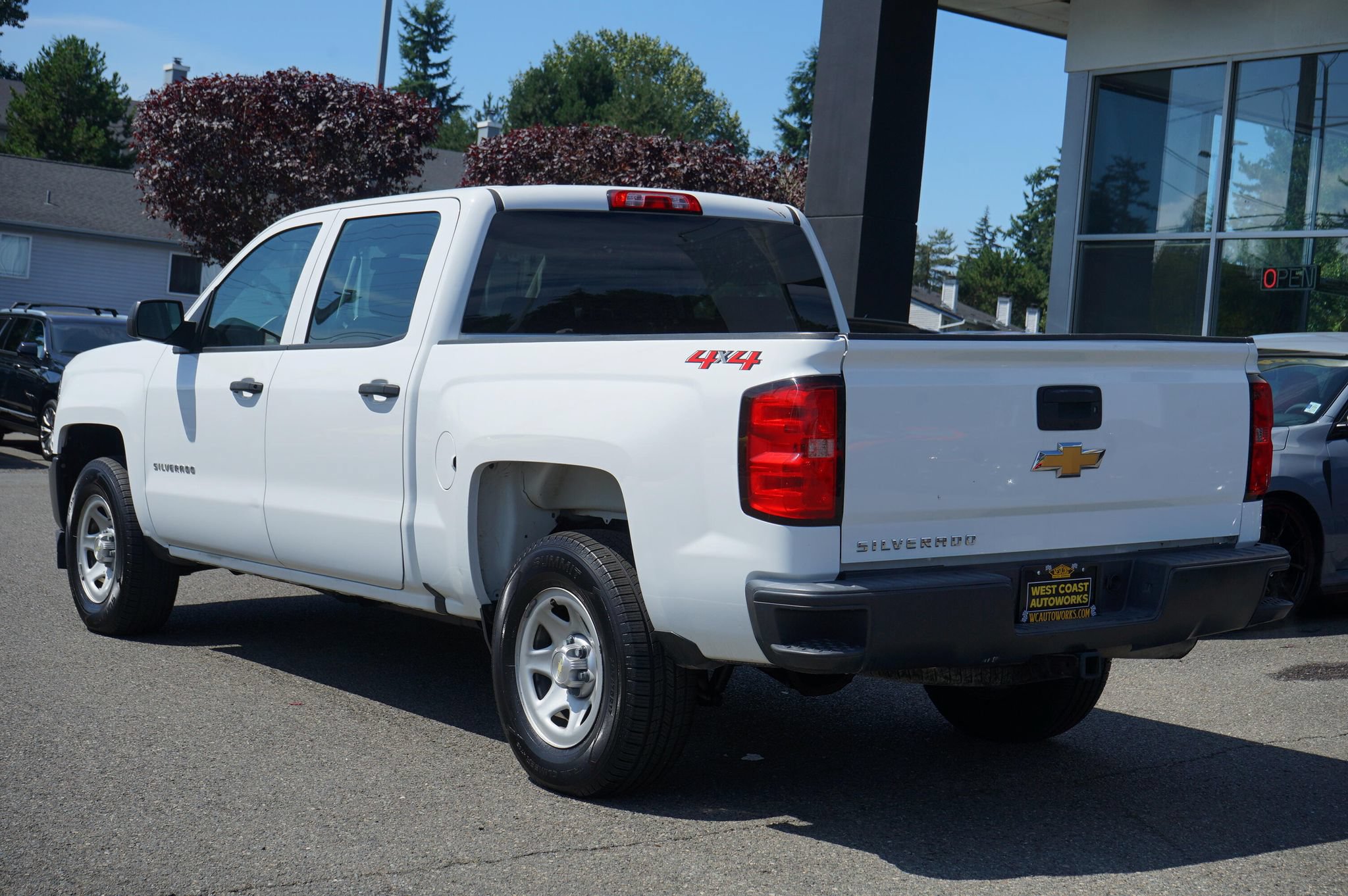 Used 2018 Chevrolet Silverado 1500 W/T w/ Trailering Package AWD/4WD image 3