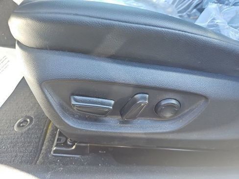 Used 2024 Toyota Camry SE w/ Convenience Package image 10