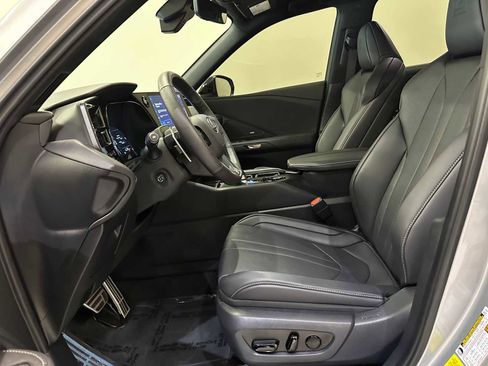 Used 2024 Lexus TX 500h AWD w/ Technology Package image 20