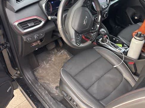 Used 2023 Chevrolet TrailBlazer RS w/ Sun and Liftgate Package image 11