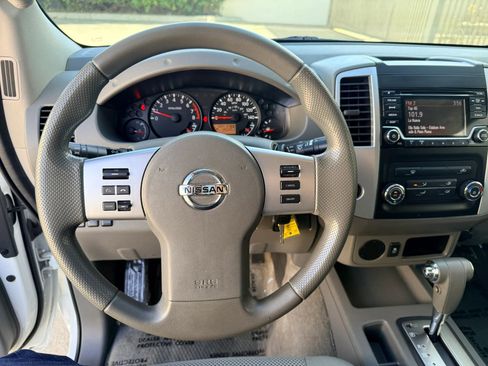 Used 2016 Nissan Frontier SV image 22
