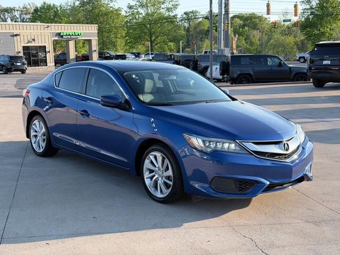 Used 2017 Acura ILX image 3