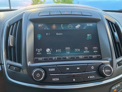 Used 2017 Buick Regal Premium image 29