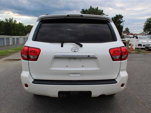 Used 2017 Toyota Sequoia Platinum AWD/4WD image 6