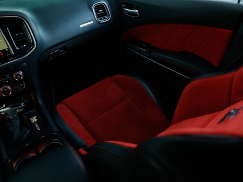 Used 2018 Dodge Charger R/T Scat Pack image 25