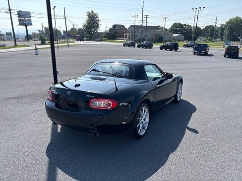Used 2009 MAZDA MX-5 Miata Grand Touring w/ Premium Pkg RWD image 3