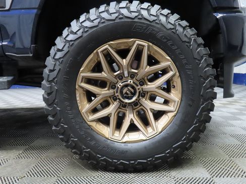 Used 2024 Ford F250 Lariat w/ Black Appearance Package image 9