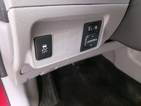 Used 2012 Toyota Corolla LE image 26