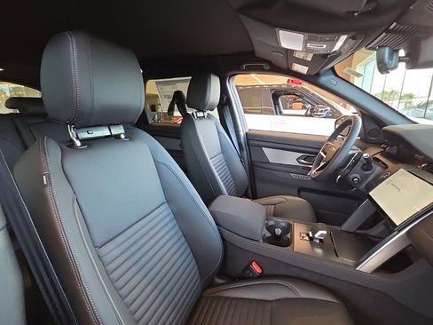 New 2025 Land Rover Discovery Sport Dynamic SE image 20