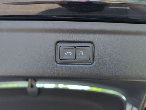 New 2025 Audi A6 e-tron Premium Plus image 30