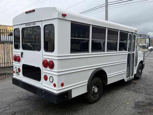Used 2006 Chevrolet Express 3500 w/ School Bus Package image 6
