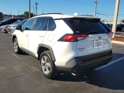 Used 2022 Toyota RAV4 XLE image 4