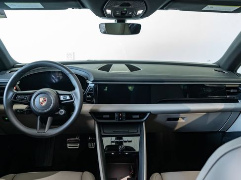 Certified 2025 Porsche Macan 4S Electric AWD/4WD image 18
