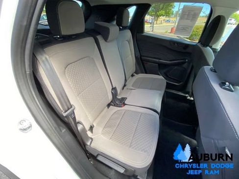 Used 2022 Ford Escape SE FWD image 11