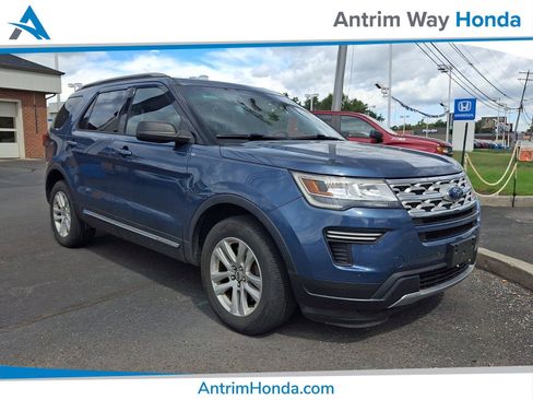 Used 2018 Ford Explorer XLT AWD/4WD image 1