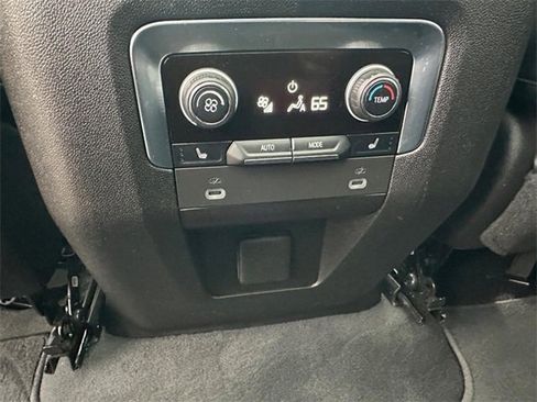 Used 2022 Chevrolet Tahoe LT w/ LT Signature Plus Package image 12