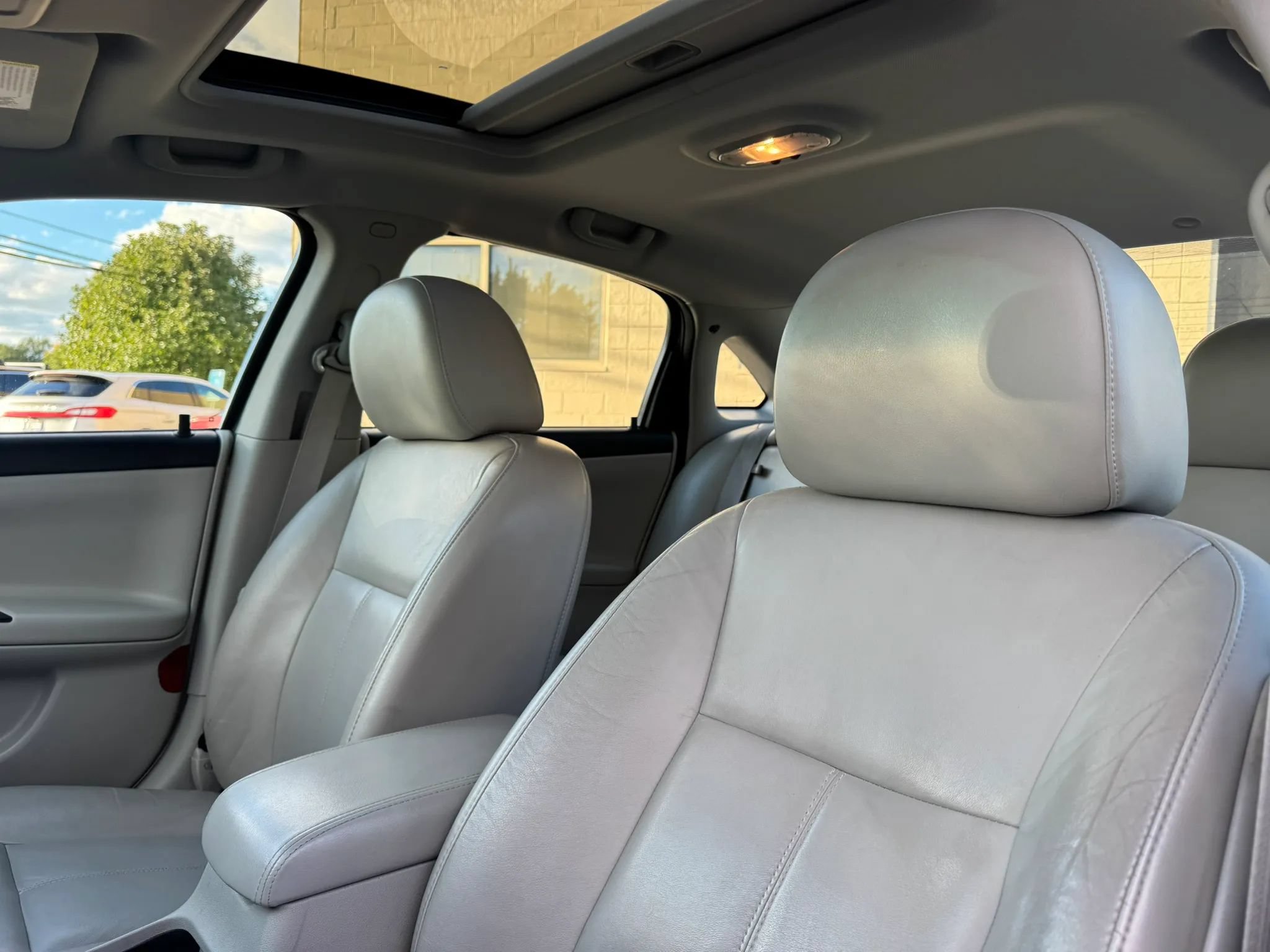 Used 2011 Chevrolet Impala LT w/ Luxury Edition Package FWD image 20