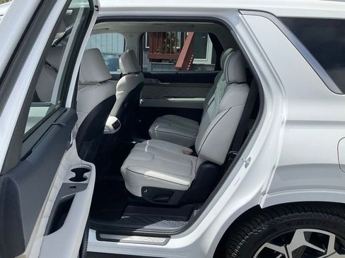 Used 2022 Hyundai Palisade Calligraphy w/ Winter Package FWD image 32