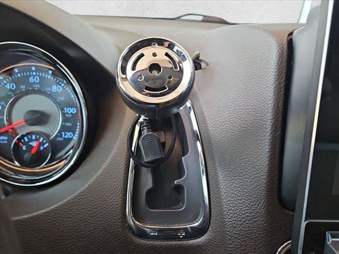 Used 2015 Chrysler Town & Country Touring-L w/ Driver Convenience Group FWD image 12