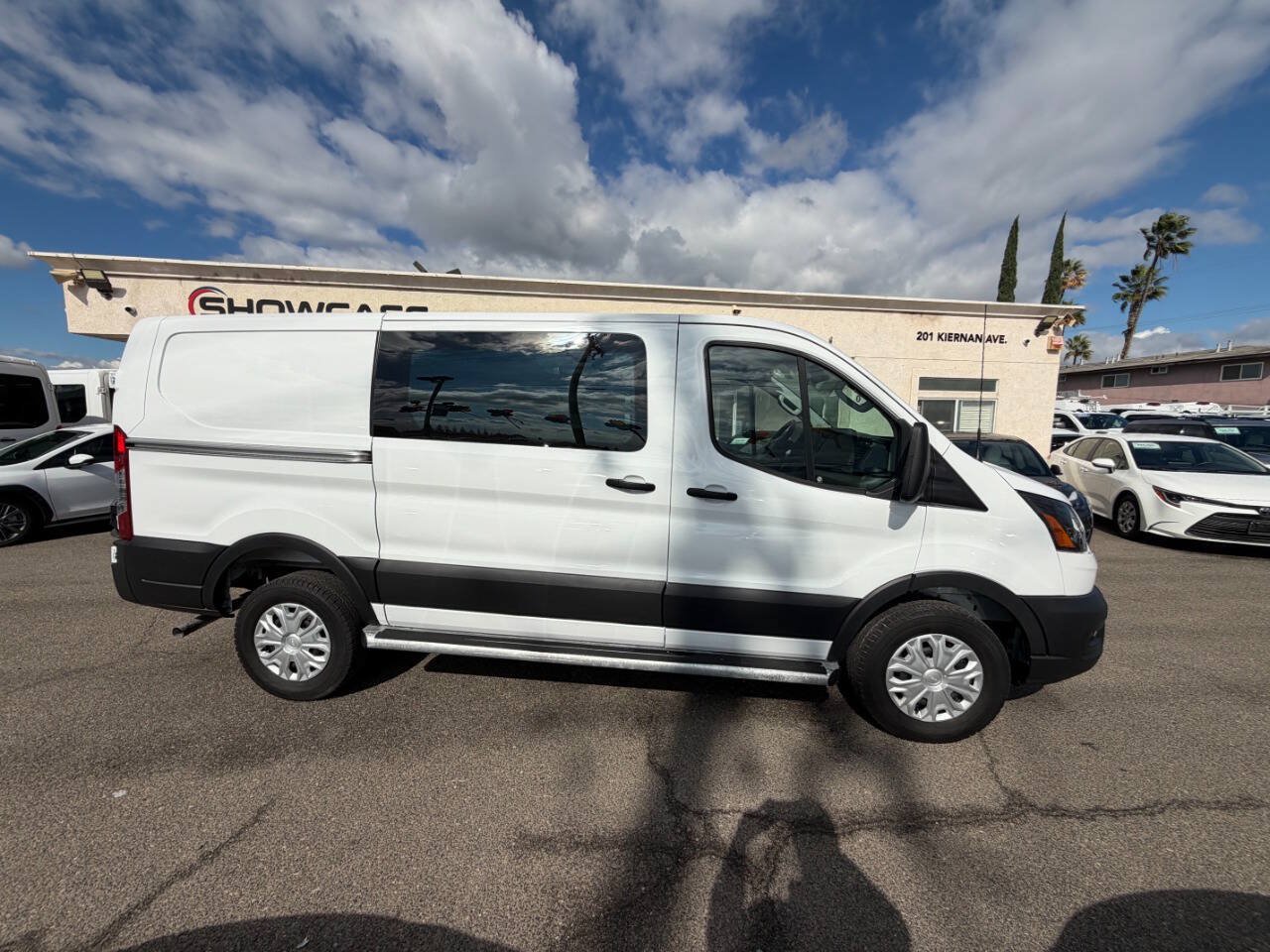 Used 2025 Ford Transit 250 Low Roof w/ Exterior Upgrade Package RWD image 5