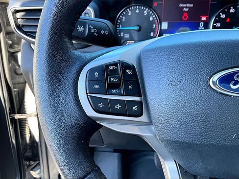 Used 2022 Ford Explorer XLT w/ Equipment Group 202A image 30