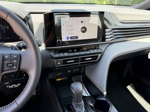 Used 2026 Toyota Camry SE w/ Convenience Package FWD image 17