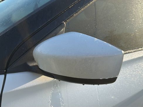 Used 2019 Nissan Kicks SV FWD image 20