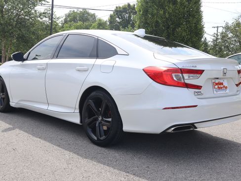 Used 2018 Honda Accord Sport image 8