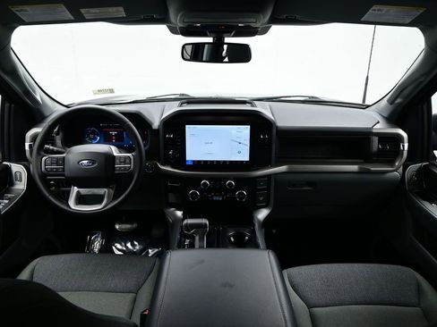 Used 2025 Ford F150 Lightning XLT AWD/4WD image 9