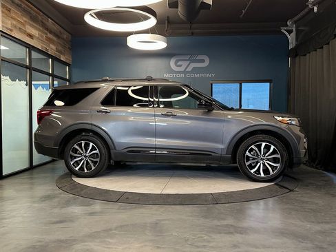 Used 2022 Ford Explorer ST-Line w/ Class IV Trailer Tow Package image 2