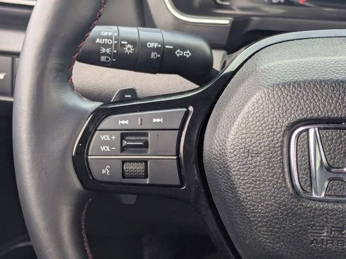 Used 2025 Honda Pilot Black Edition image 26