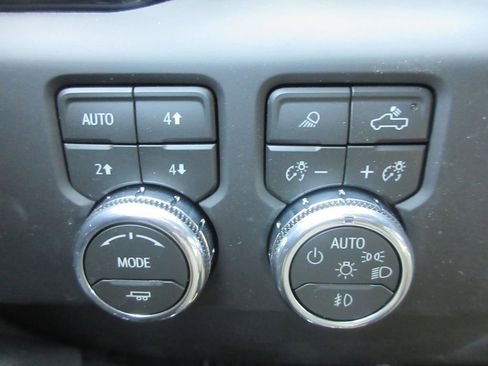 New 2026 GMC Sierra 1500 AT4 w/ AT4 Premium Package AWD/4WD image 18