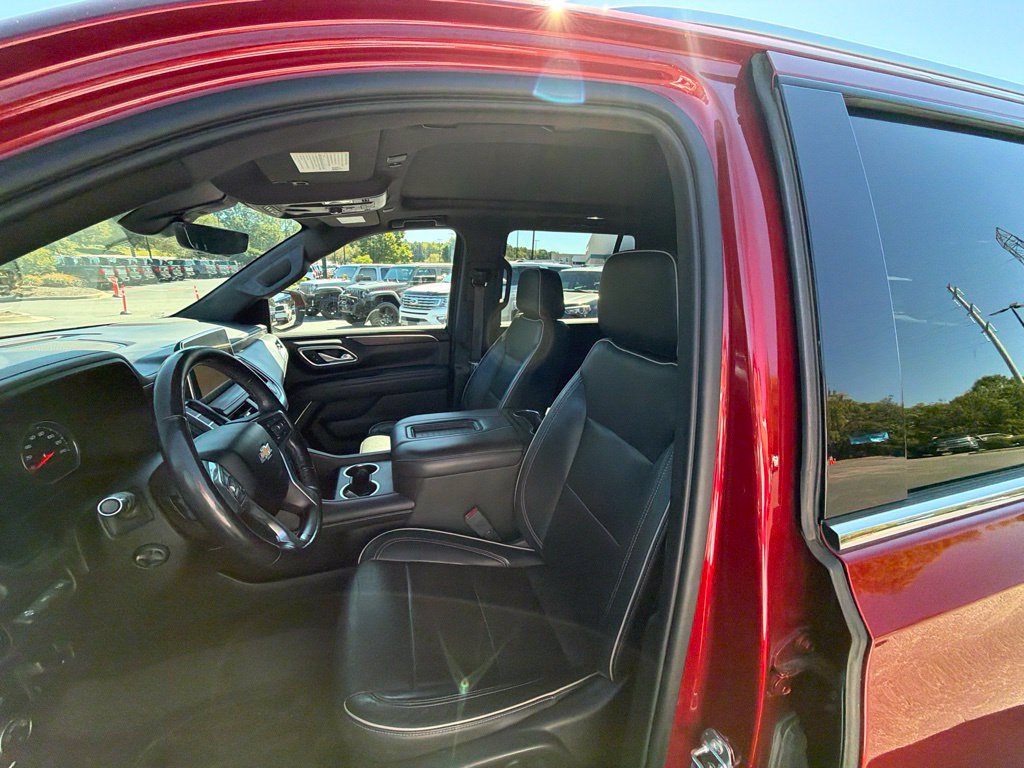 Used 2021 Chevrolet Tahoe Premier w/ Premium Package AWD/4WD image 11