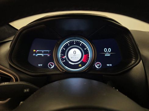 Used 2018 Aston Martin DB11 V12 image 12