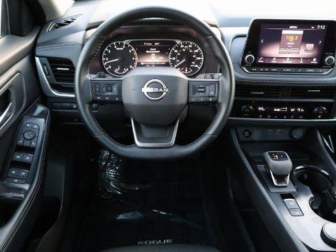 Certified 2025 Nissan Rogue SV image 16