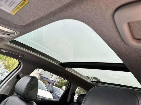 Used 2019 Hyundai Santa Fe Limited AWD/4WD image 12