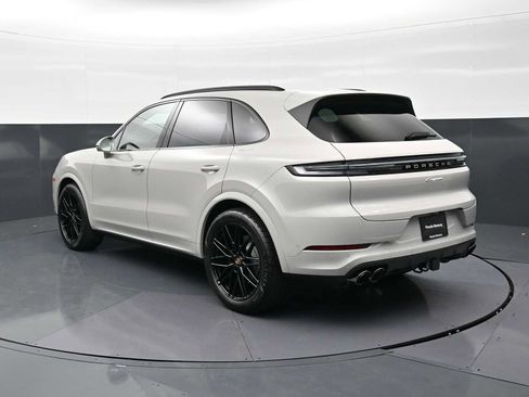 New 2026 Porsche Cayenne AWD/4WD image 3