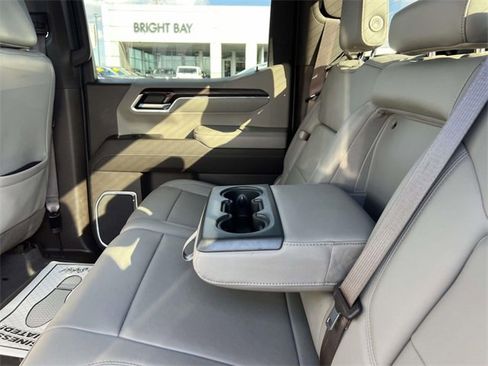 Used 2022 GMC Sierra 1500 SLT image 16