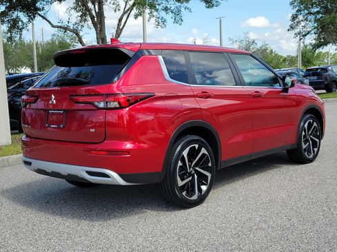 Used 2023 Mitsubishi Outlander SE FWD image 5