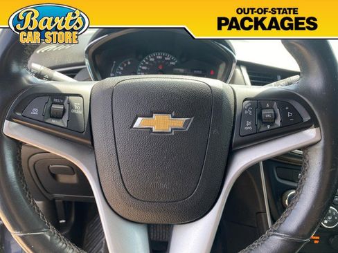 Used 2019 Chevrolet Trax LT w/ LT Convenience Package FWD image 28