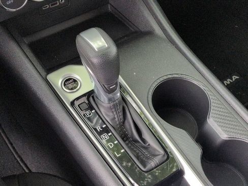 Used 2025 Nissan Altima 2.5 SV FWD image 5
