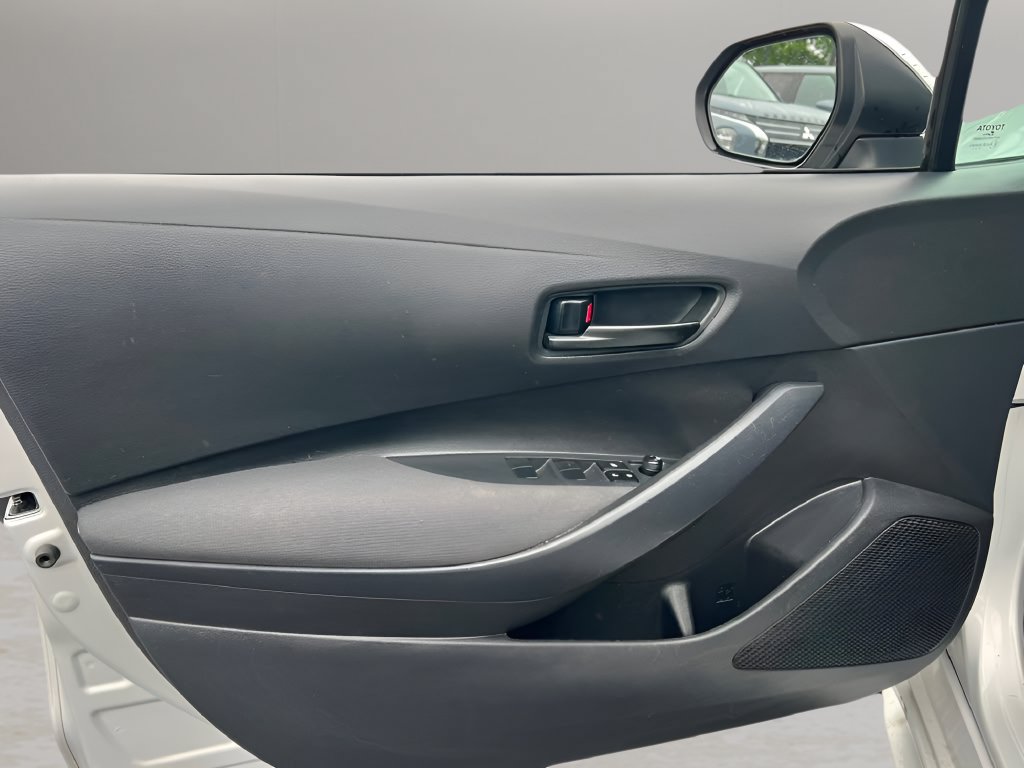 Used 2024 Toyota Corolla LE FWD image 11