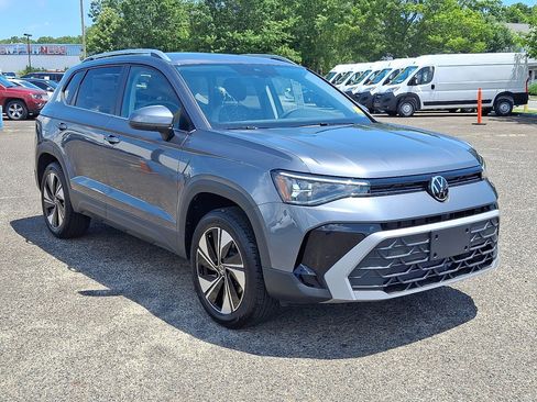 New 2025 Volkswagen Taos SE AWD/4WD image 3