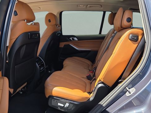 Used 2021 BMW X7 xDrive40i w/ Cold Weather Package image 11