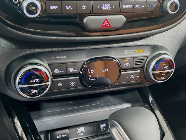 Used 2025 Kia Soul EX FWD image 16