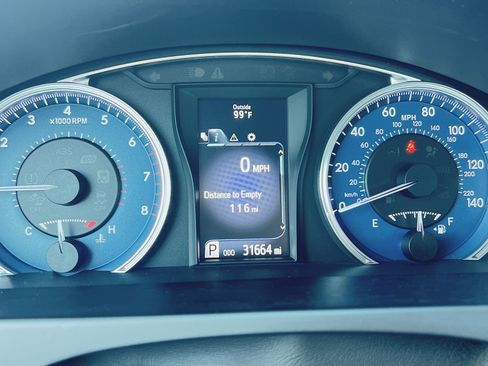 Used 2017 Toyota Camry LE FWD image 17